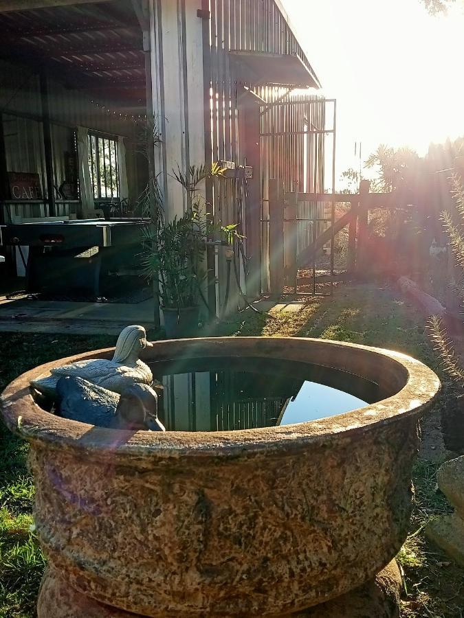 Bronnies Place Hotel Gatton Luaran gambar